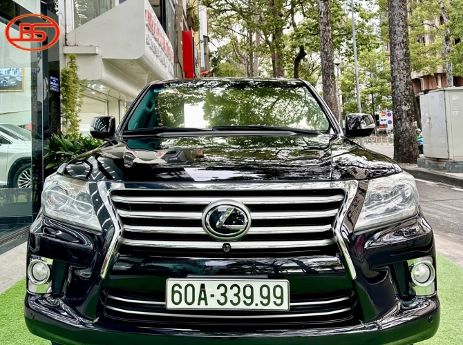 LX570 (sản xuất 2013) bản full (S) cao cấp nhất