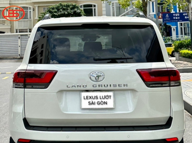 LANDCRUISER (LC 300) Xe đập thùng siêu chất