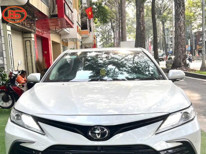 Camry 2.5Q 2022 vừa cập bến 
