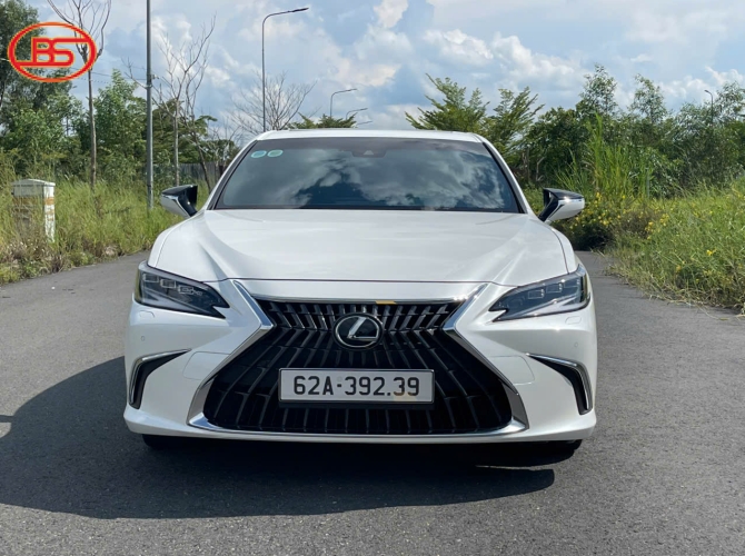 Lexus ES250 2022 siêu lướt 5.000km như mới