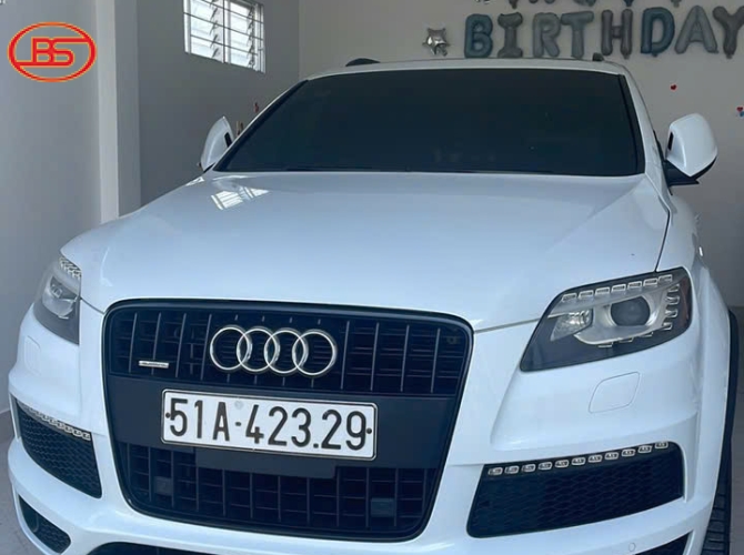 Audi Q7 2012 vừa cập bến