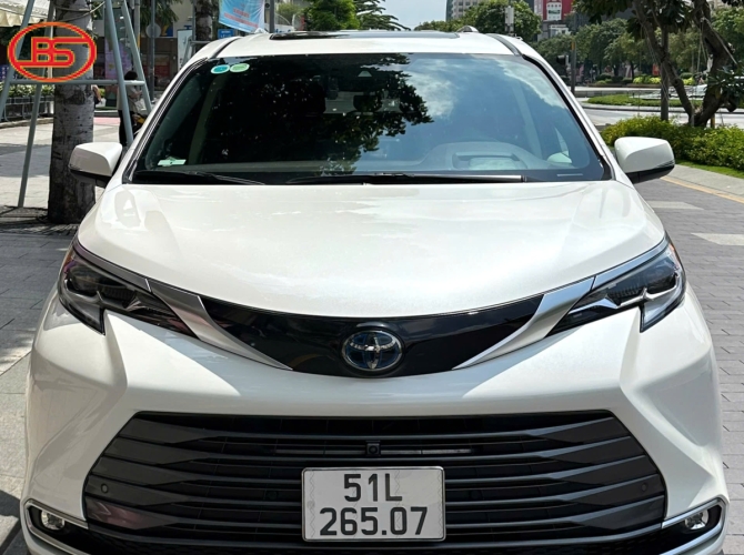 Toyota Sienna Hybrids 2021 33.000 MILES