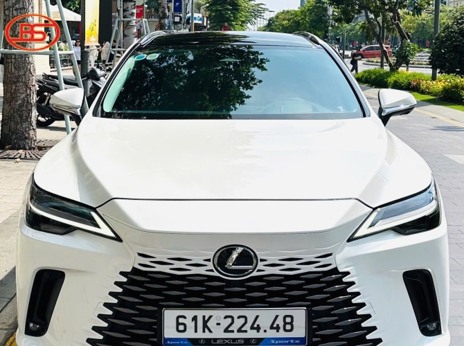 Lexus RX350 Luxury 2022 chỉ 3000km như đập thùng