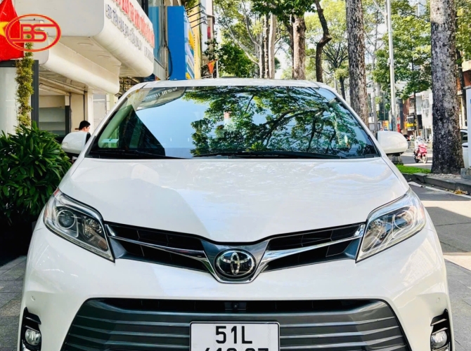Toyota Sienna Limited 2018 đúng 61.000 km 