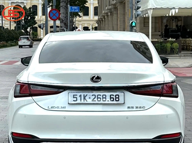 Siêu phẩm ES250 2021 lướt 19000km Trắng