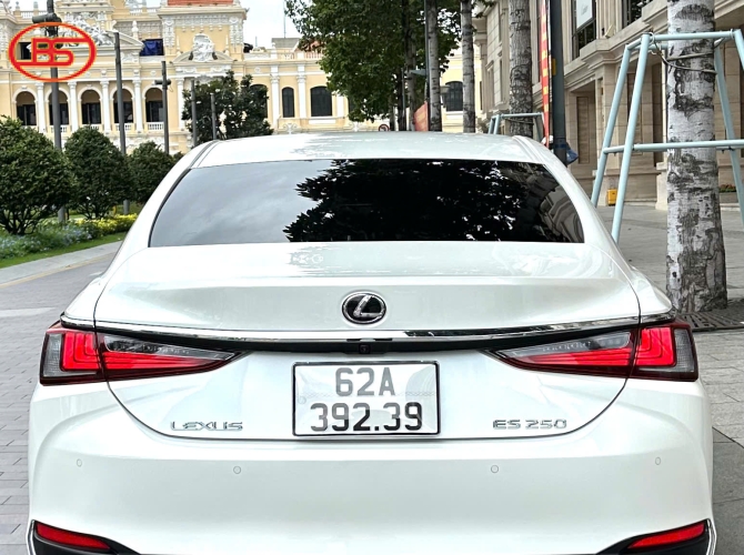 Lexus ES250 2022 siêu lướt 5.000km như mới