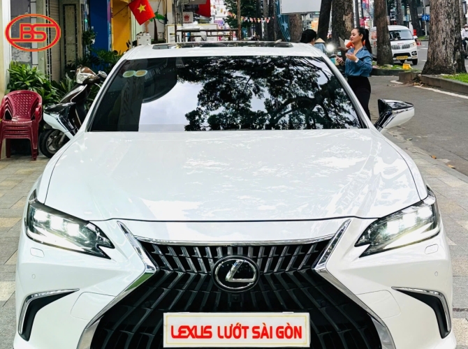 LEXUS ES300h 2023 odo 20.000km xe quá đẹp