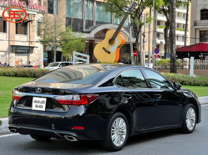 LEXUS ES250 2017 ĐEN NỘI THẤT NÂU