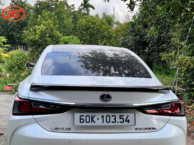 Siêu phẩm ES300h 2022 lướt 23.000km