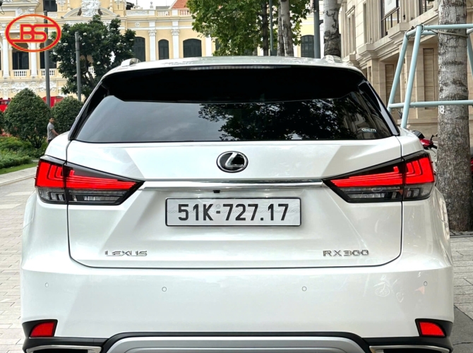 Siêu phẩm RX300 2021 lướt 42.000km