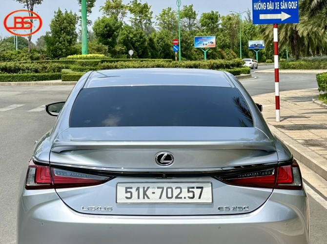 ES250 2023 siêu siêu lướt odo 9 ngàn km