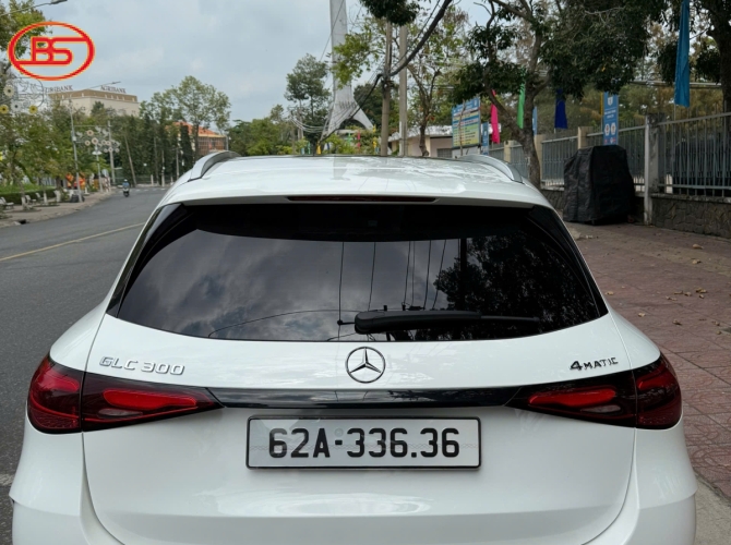 Siêu phẩm hot GLC 300 2023