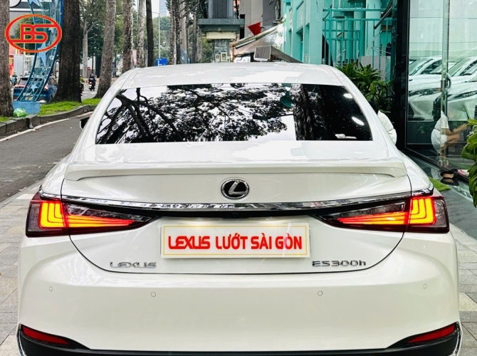 LEXUS ES300h 2023 odo 20.000km xe quá đẹp
