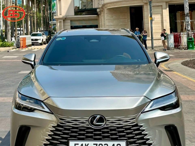 RX 350 Premium ( sản xuất 2023 ) siêu lướt 9 ngàn km, mới 99%