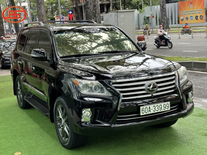 LX570 (sản xuất 2013) bản full (S) cao cấp nhất