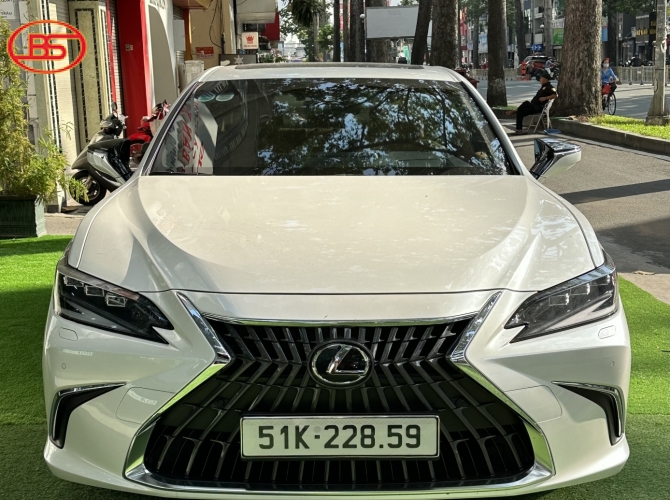 ES250(sản xuất 2022) siêu lướt 8 ngàn Km