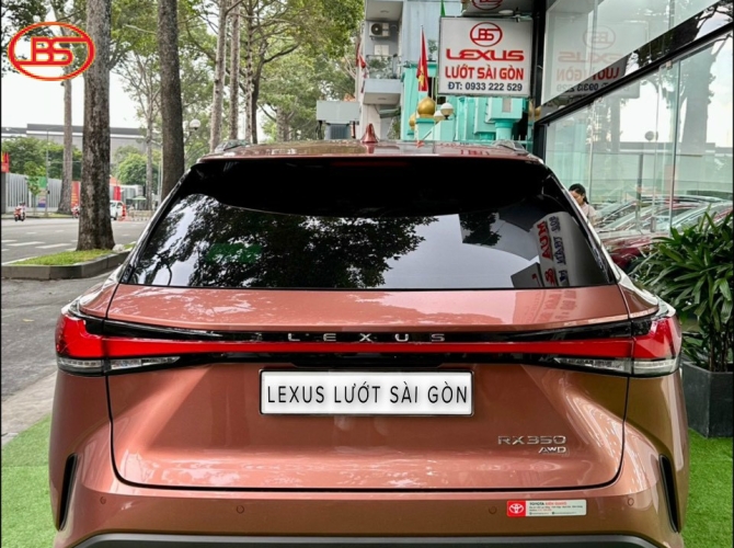 RX350(sản xuất 2023) bản Luxury siêu lướt 2700KM.