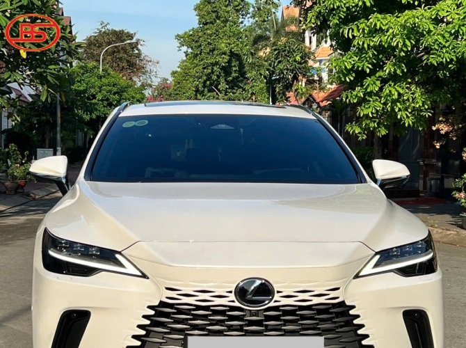 Lexus RX350H 2025 6.800km siêu lướt với màu trắng