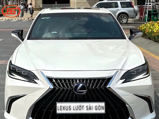 Lexus ES300H 2022 odo 61.000km trắng siêu tiết kiệm xăng