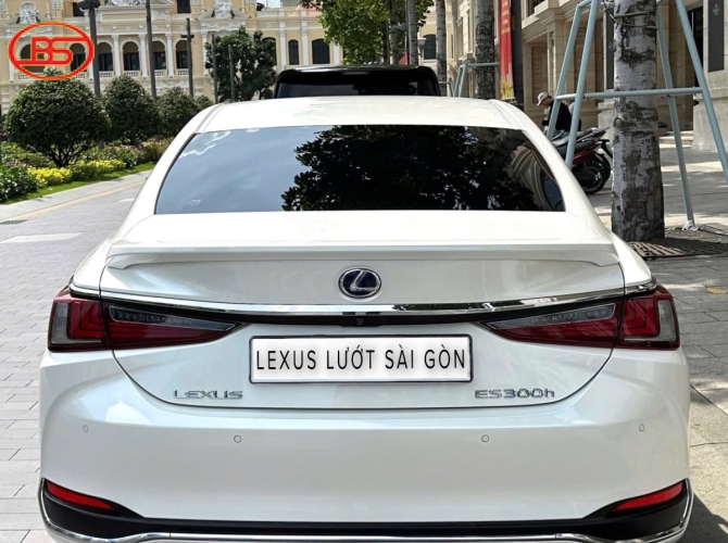 Lexus ES300H 2022 odo 61.000km trắng siêu tiết kiệm xăng