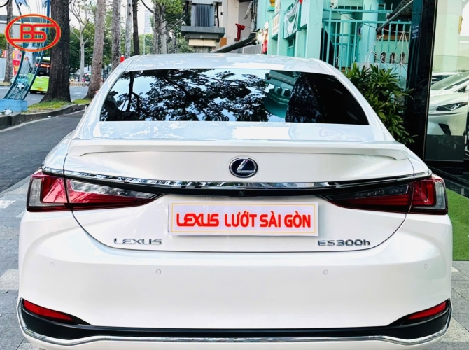 Lexus ES300H 2022 odo 61.000km trắng siêu tiết kiệm xăng