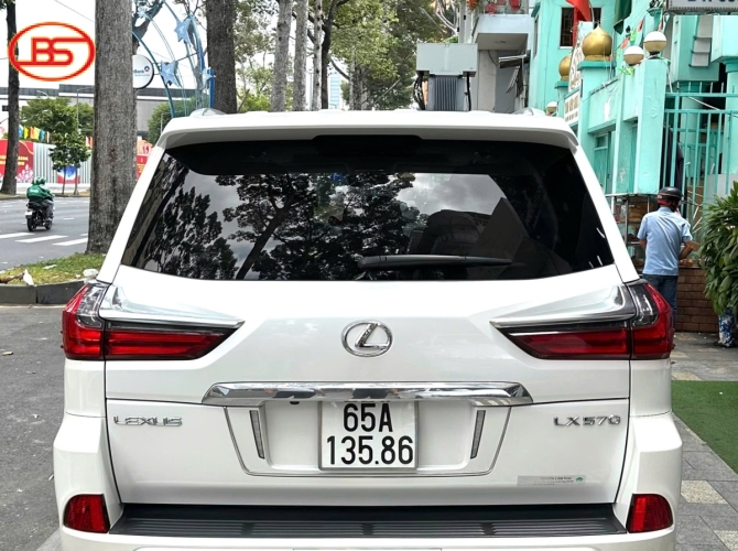 Lexus LX570 2017 1 chủ từ đầu lướt 109.000km
