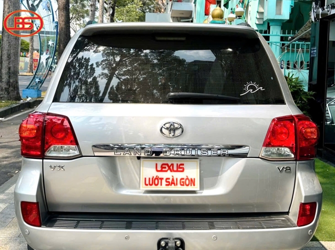 Siêu phẩm Toyota LandCruiser LC200 2014 với odo 180.000km