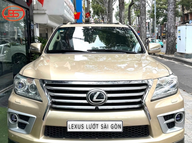Lexus LX570 2009 vàng cát với odo 164.000 miles