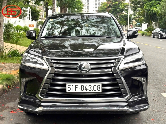 Siêu phẩm Trung Đông LX570 2016 lướt 40.000km quá lướt theo thời gian