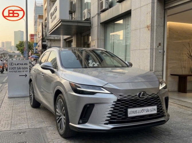 Siêu phẩm RX350H premium 2025 lướt 8.000km