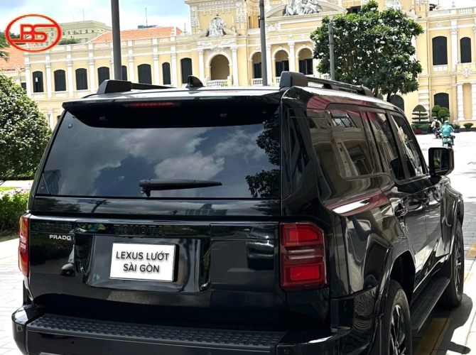 Toyota Land cruiser lc250 Đen với odo 17.000km
