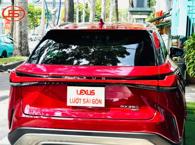 Siêu phẩm RX350 đỏ premium 2023 với odo 31.000km