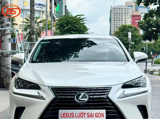 Siêu phẩm NX300 2019 95.000km xe đẹp không khác RX350