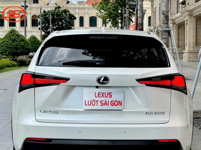 Siêu phẩm NX300 2019 95.000km xe đẹp không khác RX350