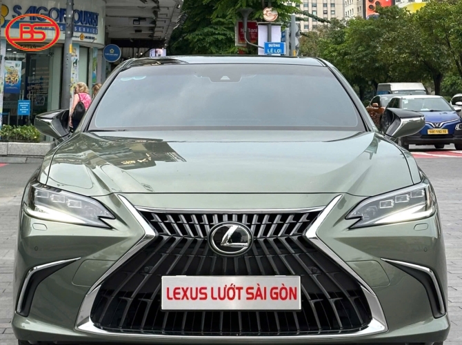 Lexus ES250 2025 SUNLIGHT GREEN với odo 12.000km quá đẹp