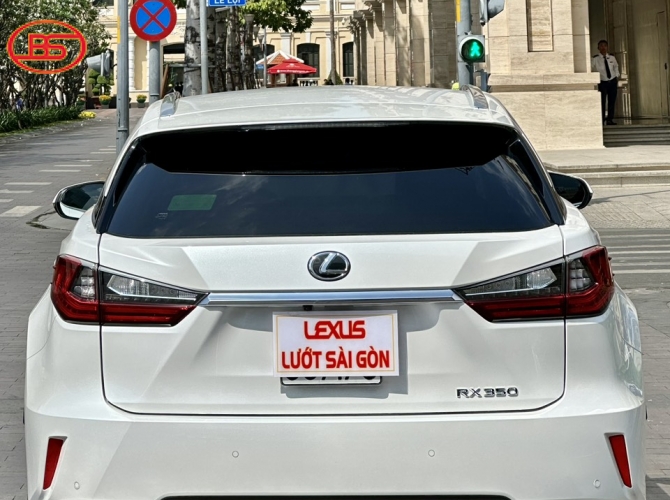 RX 350 ( sản xuất 2018) siêu lướt 37 ngàn km, sơn còn zin 99%