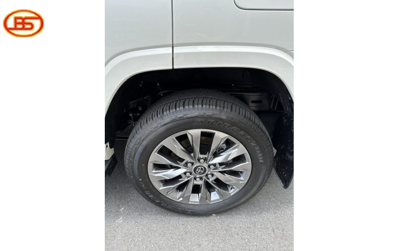 LANDCRUISER (LC 300) Xe đập thùng siêu chất