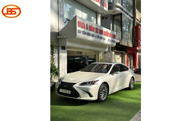 ES250(sản xuất 2022) siêu lướt 8 ngàn Km