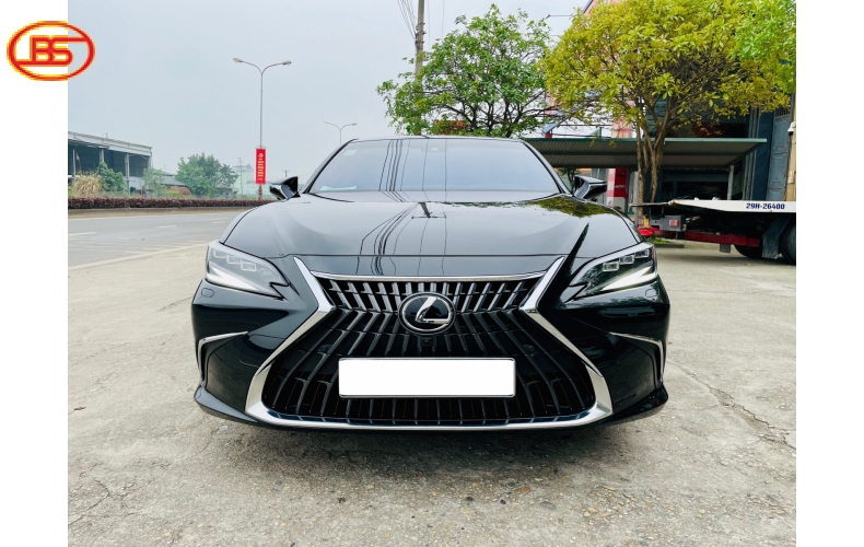 ES300H ĐEN ODO 620KM