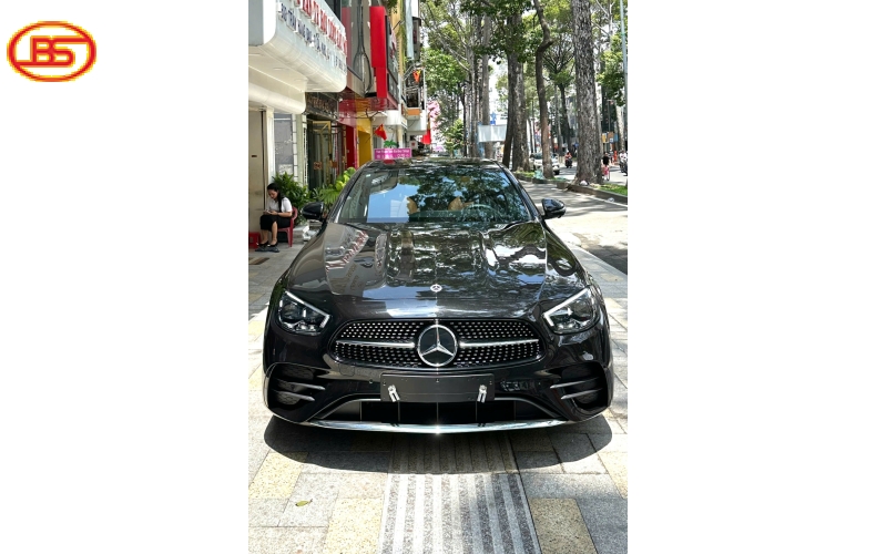 Mercedes-Benz E300 SX2023 XE MỚI 100%