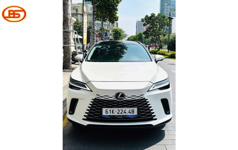 Lexus RX350 Luxury 2022 chỉ 3000km như đập thùng