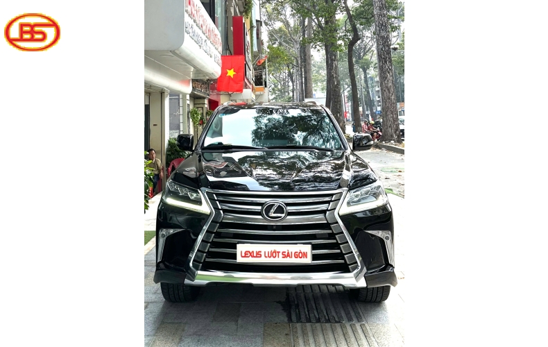 Siêu phẩm LX570 2016 đen nội thất nâu
