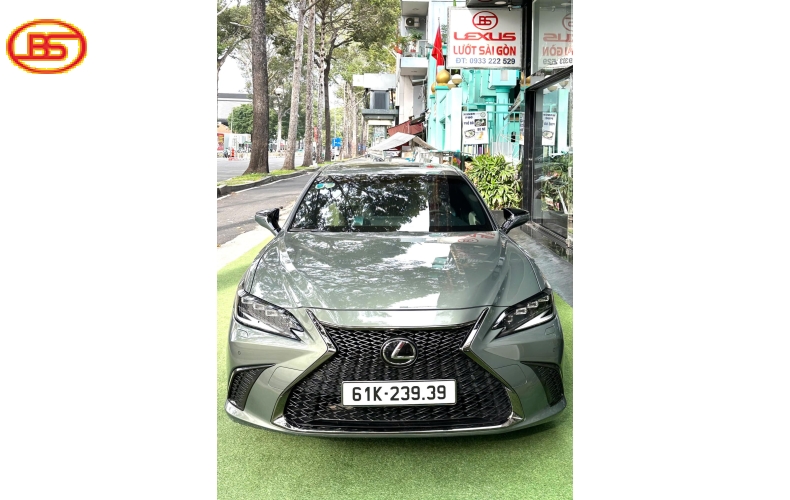 Siêu phẩm ES250 2023 Fsport mới cập bến