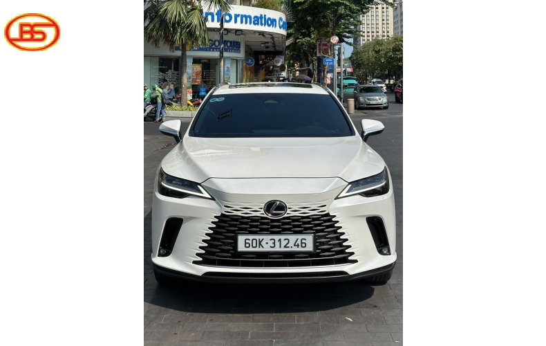 RX 350 Premium 2023 siêu lướt 9 ngàn km, mới 99%