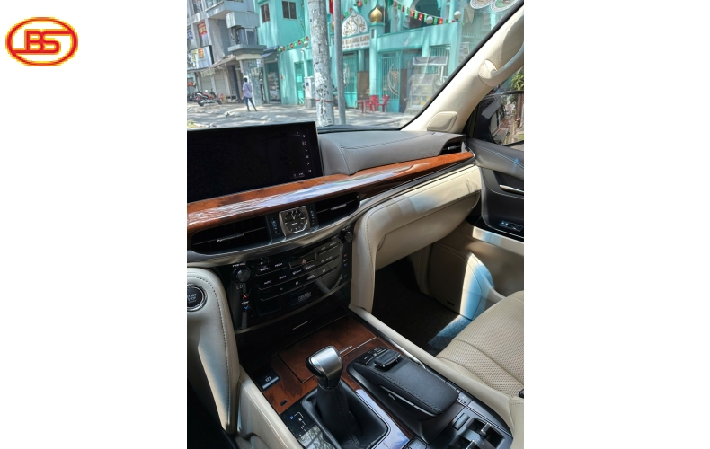 Siêu phẩm LX570 2015 đen 64.000km