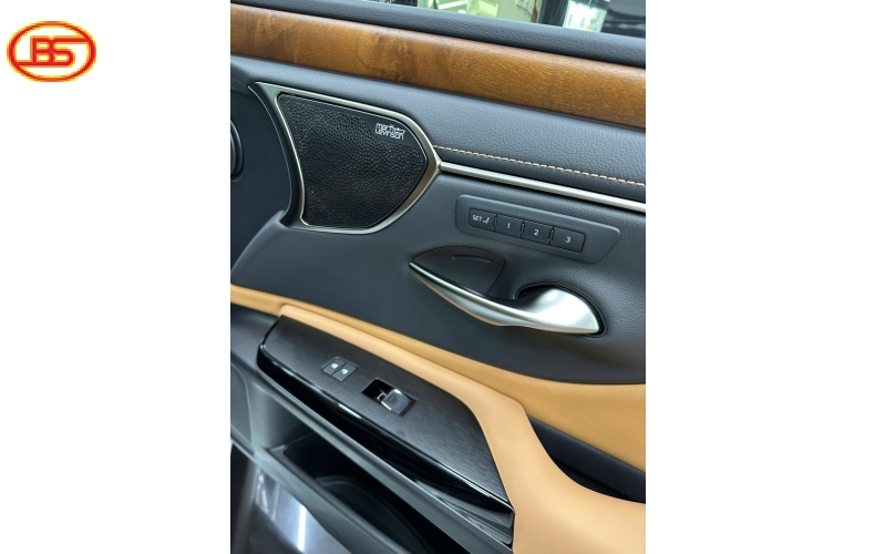 LEXUS ES300h 2023 odo 20.000km xe quá đẹp