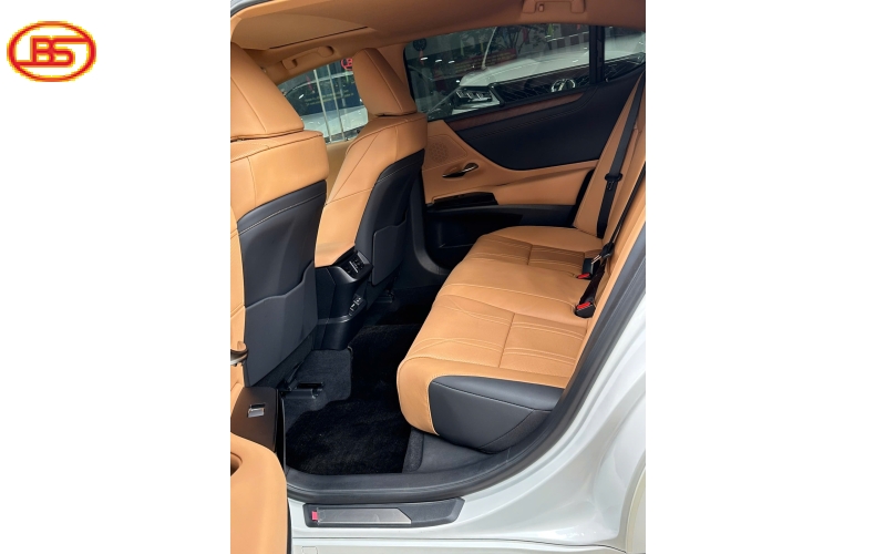 Lexus ES250 2022 siêu lướt 5.000km như mới