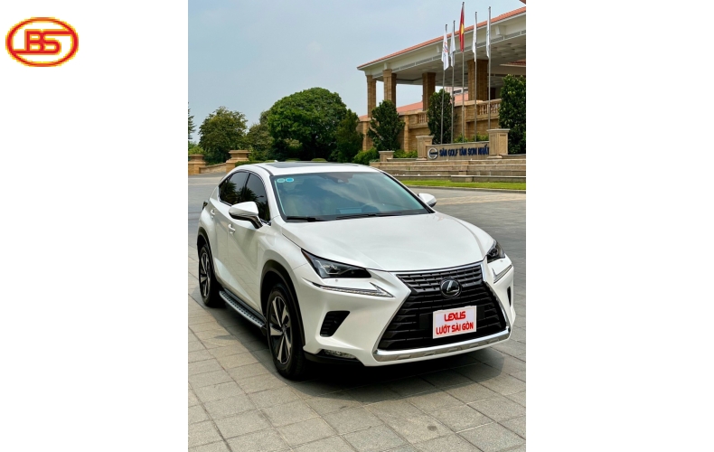 Lexus NX 300 2020 trắng ngọc trai siêu đẹp