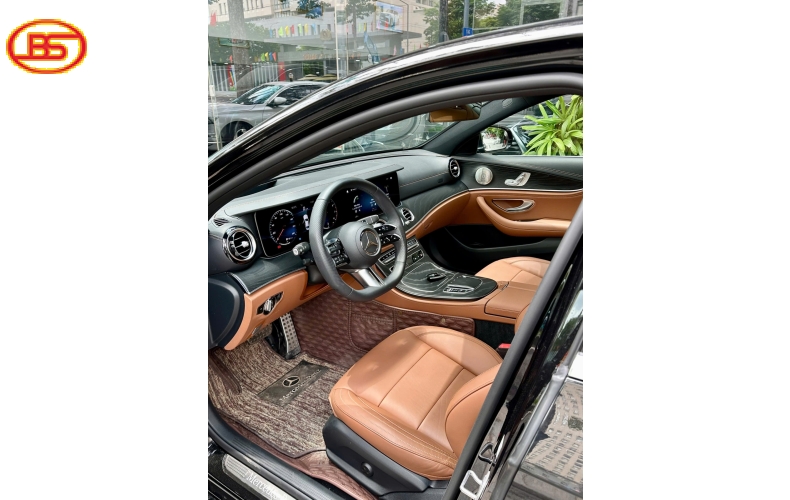 Mercedes-Benz E300 SX2023 XE MỚI 100%
