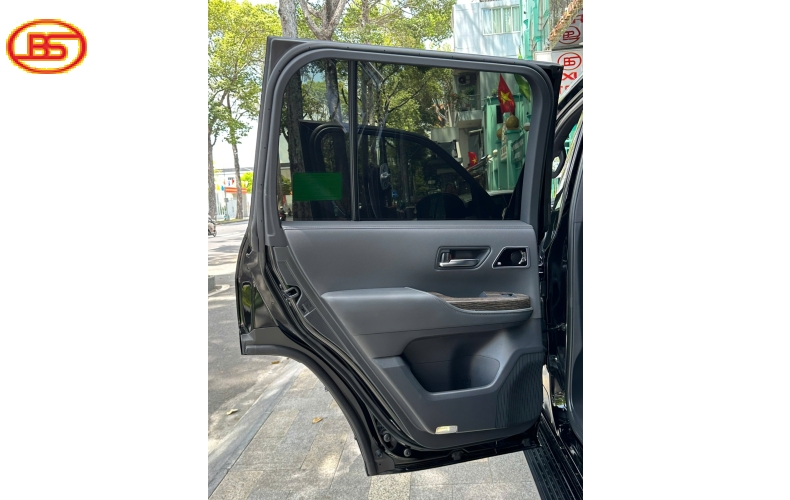 Siêu phẩm cập bến LC300 2024
